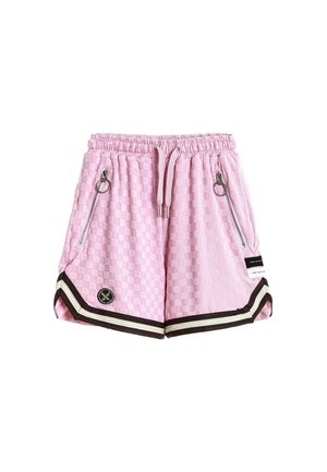 Pantalones cortos rosa a cuadros con cintura elástica, cordón, bolsillos con cremallera y anillas, y ribete a rayas marrón y blanco en el dobladillo.