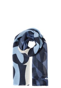 Écharpe plissée bleu et marine avec motifs abstraits, nouée en boucle lâche, sur fond blanc.