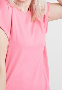 Urban Classics Jednoduché tričko - pink