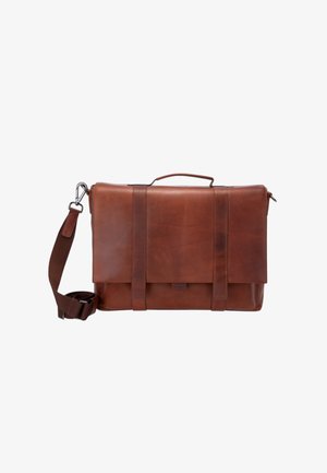 Rjava usnjena torba za nošenje čez ramo z sprednjo zaklopko, dvema navpičnima trakoma, zgornjim ročajem in nastavljivim naramnim trakom z metalno zaponko.