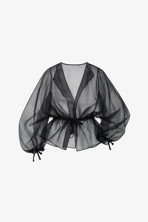 Črna prosojna bluza iz šifona z dolgimi napihnjenimi rokavi in pasom za zavezovanje. Ima šal ovratnik in nabran konec rokava. Lahka tekstura.