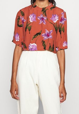 Blouse - metallic red