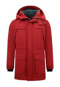 Rode winterjas met capuchon, voorzien van een grijze fleece voering, twee borstzakken aan de voorkant en geribbelde manchetten voor warmte en comfort.