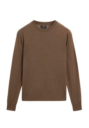Brun trøje lavet af blødt materiale med klassisk rund halsudskæring og lange ærmer, med et enkelt design og ribstrikkede manchetter.