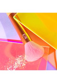 Real Techniques HYPERBRIGHTS GLOW OFF MULTITASKING BRUSH - Make-up-Pinsel