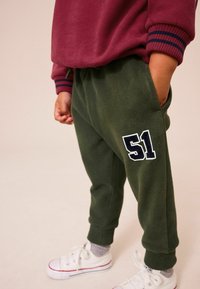 Next VARSITY  SET  - Tepláková souprava - berry red