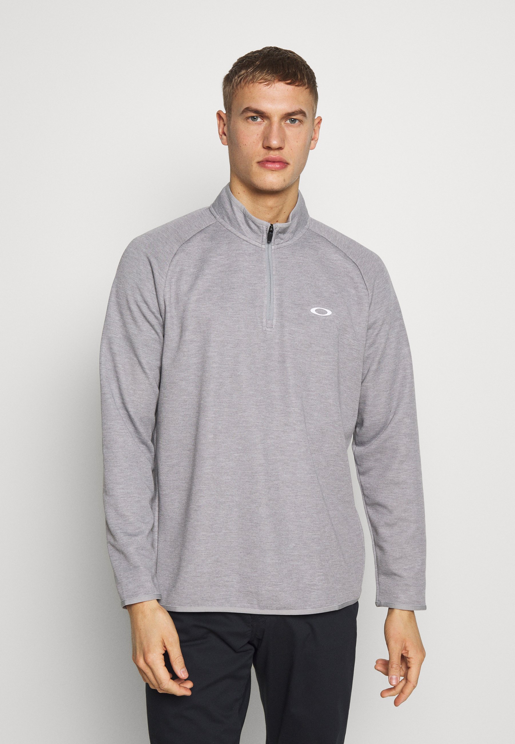 oakley range pullover