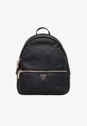 Sac à dos en cuir noir texturé avec un dessus arrondi, une poche avant zippée, des accessoires dorés et un détail logo triangulaire.