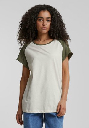CONTRAST RAGLAN - Print T-shirt - whitesand olive