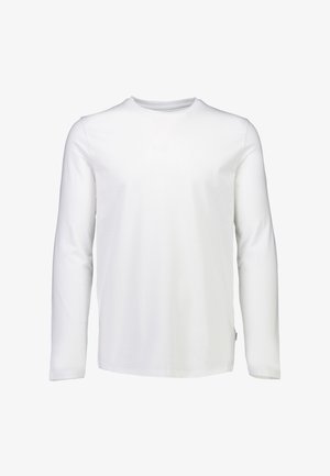 Chemise blanche à manches longues en tissu doux, avec un col rond et une coupe droite. Aucune motif ou ornement visible.