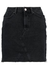 Jupe en denim noir avec un ourlet brut, des coutures avant inclinées, une fermeture à boutons et deux poches latérales.