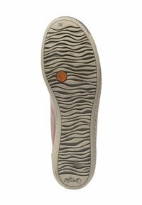 Podeszwa buta o falistej teksturze, beżowym kolorze i okrągłym pomarańczowym akcentem. Na pięcie wytłoczone logo marki "softinos". Rozmiar 38.