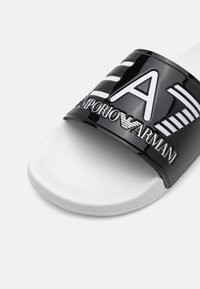 EA7 Emporio Armani UNISEX - Natikače za bazen - black/white