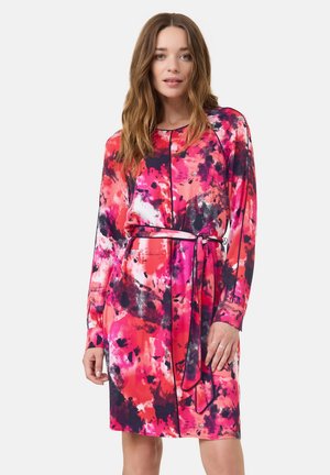 LANGARM MIT BINDEGÜRTEL - Freizeitkleid - geranium gemustert