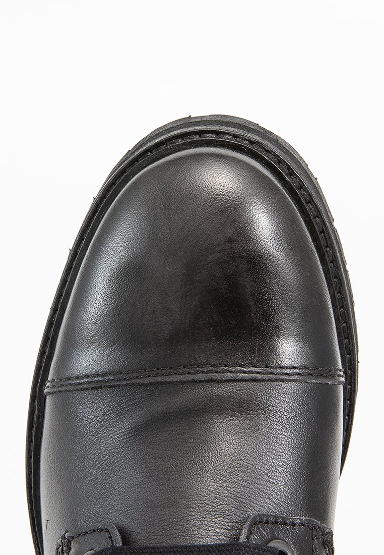 Schnürstiefelette