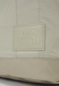 The North Face W NEVER STOP DAYPACK - Dnevni ruksak - clay grey
