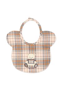 Bavaglino a scacchi con motivo dell'orso, realizzato in morbido tessuto nei colori crema, grigio e arancio. Bordo arrotondato con due cinghie tonde per la chiusura.