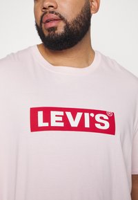 Levi's® Plus BIG SS - T-shirt estampada - potpourri