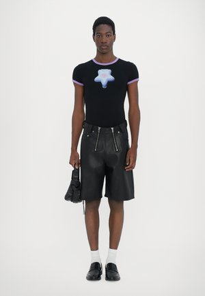 Rangering 3: GmbH - ZORAN - Shorts