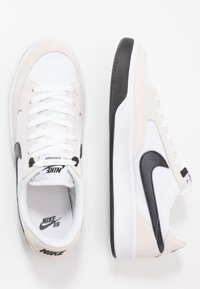 Nike SB ADVERSARY UNISEX - Sapatilhas de skate - white/black