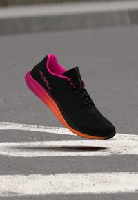 Δεν επιλέχθηκε, black/pink glow/orange pop