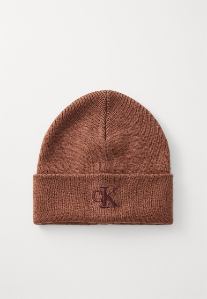 Calvin Klein Jeans MONOGRAM EMBRO BEANIE - Beanie - cognac/tonal dark