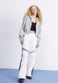 Thumbnail Image 2