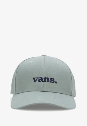 Gorra verde claro con visera curva y logo bordado en navy "vans." en la parte frontal. Fabricada con un tejido duradero y texturizado.