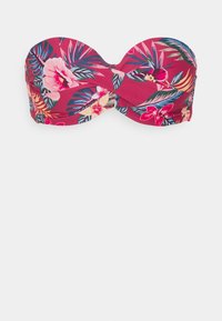 Rotes, blumiges Bandeau-Bikini-Oberteil mit lebhaften Blumen und grünen Blättern auf einem glatten Stoff, gestaltet mit einem gedrehten Vorderteil.