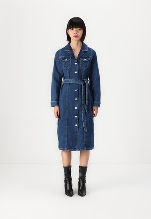 VMTELLY DRESS - Denimové šaty - medium blue denim