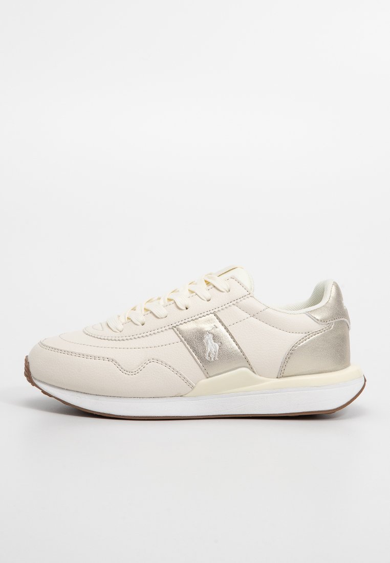 Beige en metallic gouden casual sneaker met veters, een witte tussenzool, een brown buitenzool en een paardenlogo op het zijpaneel.