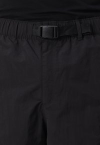 The North Face CARGO POCKET - Shorts - black