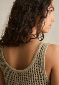 Reiss REGULAR FIT - CLAUDIA OPEN - Toppi - stone
