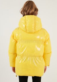 LELA REGULAR FIT - Wintermantel - yellow