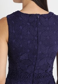 Dorothy Perkins Pouzdrové šaty - light blue