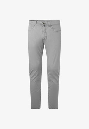 Graue Baumwollhosen mit geradem Bein, ausgestattet mit Fronttaschen, einem Reißverschluss und einem einzelnen Knopfverschluss. Sanfte Textur, lässiger Stil.