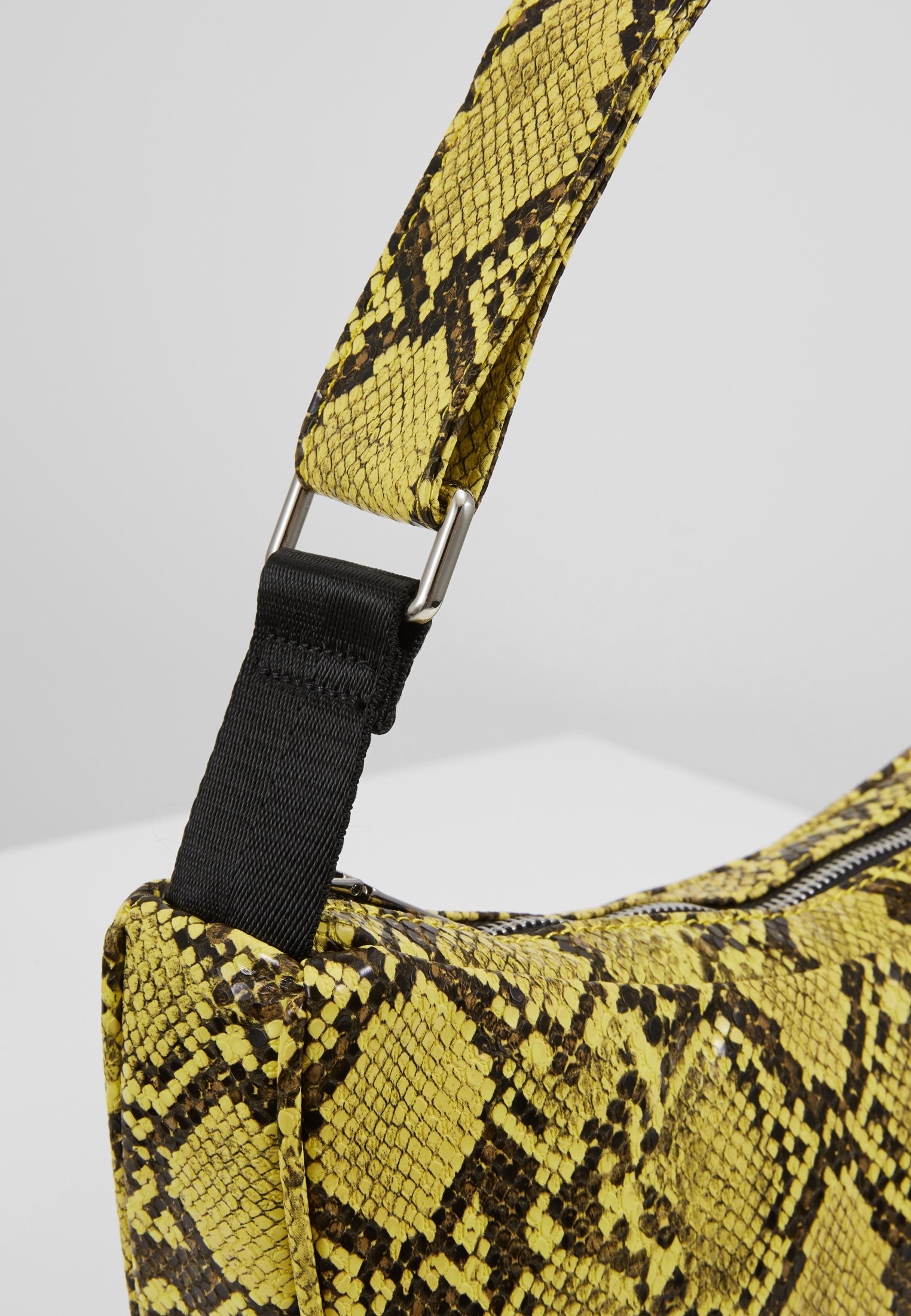 Becksöndergaard SNAKE MOON BAG Håndveske yellow Zalando.no Becksöndergaard SNAKE MOON BAG Håndveske yellow Zalando.no