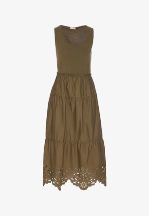 Abito senza maniche verde oliva con design a strati, caratterizzato da ricami floreali intagliati all'orlo, realizzato in tessuto leggero.