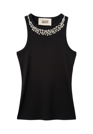 Top nero senza maniche con scollo rotondo adornato da un grappolo di perle bianche, etichettato Silvian Heach.