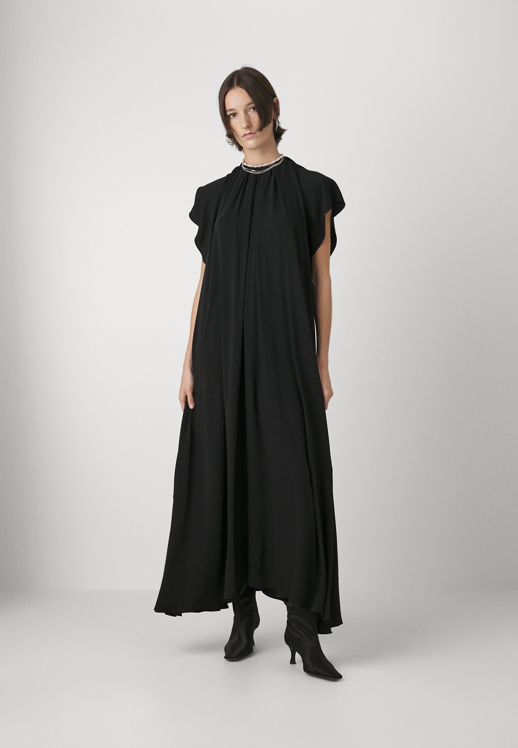 ワンピース MM6 MAISON MARGIELA Woman Dress Black S62DG0044M35143 900 Maison Margiela MM6 Oversize maxi Asymmetrical Tunic Dress