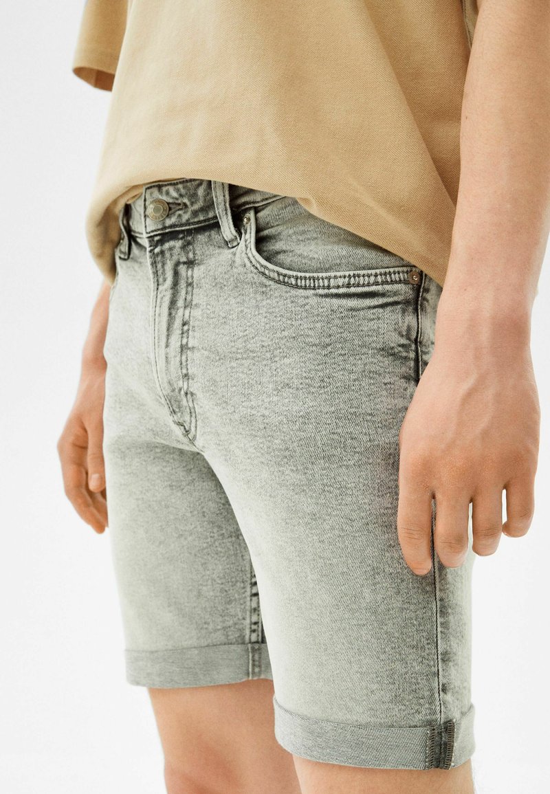 Herren Skinny Fit | Bershka BERMUDA Jeans Shorts mottled dark grey/dunkelgrau-meliert - XQ34414 Herren Skinny Fit | Bershka BERMUDA Jeans Shorts mottled dark grey/dunkelgrau-meliert - XQ34414
