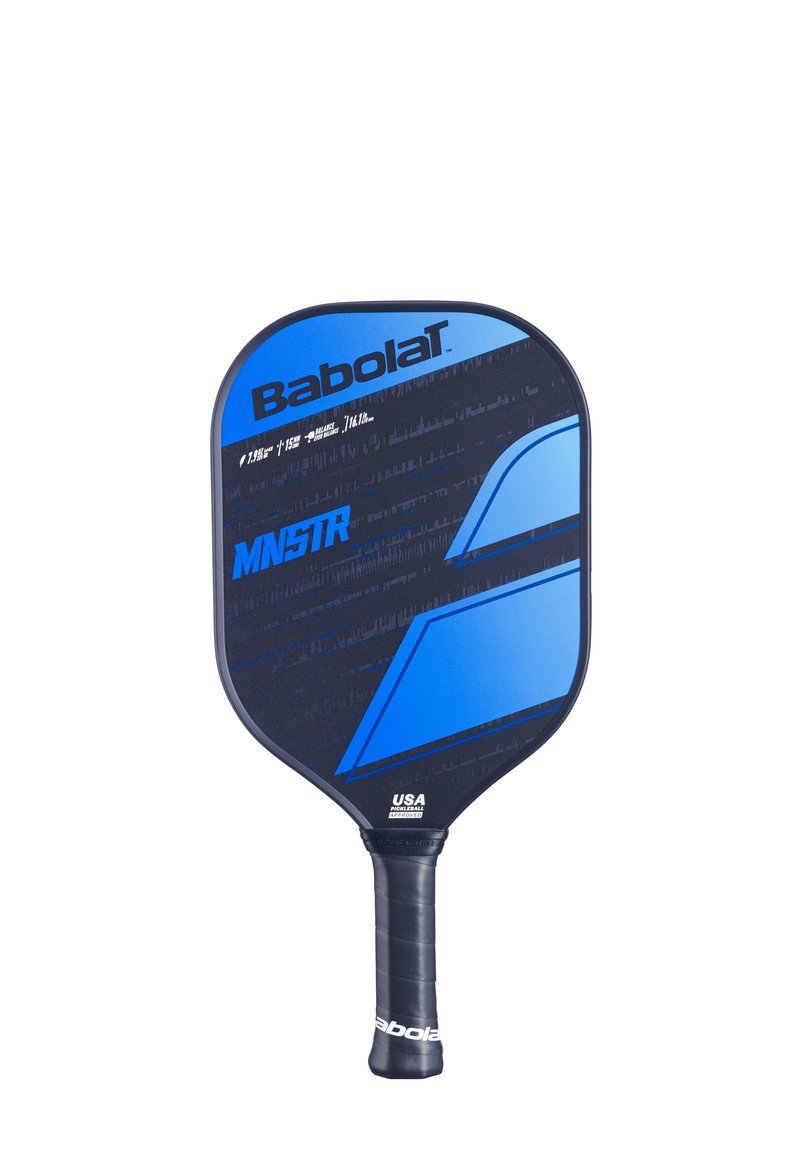 Babolat MNSTR paddle, der har et blåt og sort design, en glat overflade, afrundet form og et tekstureret greb for et komfortabelt hold.