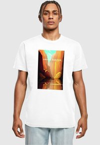 Mister Tee GRAND CANYON - Triko s potiskem - white