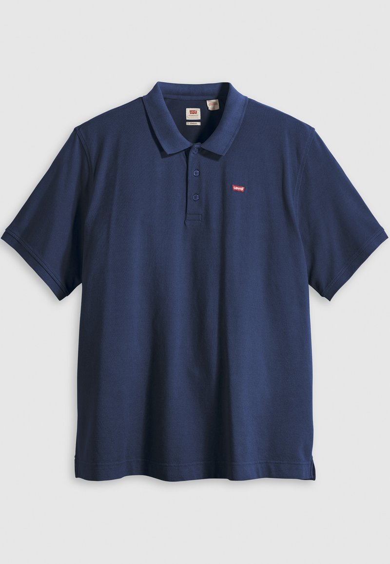 Polo shirt à manches courtes Levi's bleu marine avec trois boutons et un petit logo Levi's rouge sur la poitrine gauche.