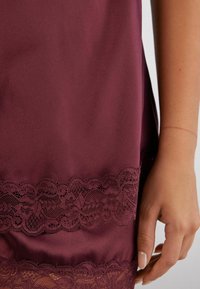 Intimissimi Pyžamový top - bordeaux j  folk red