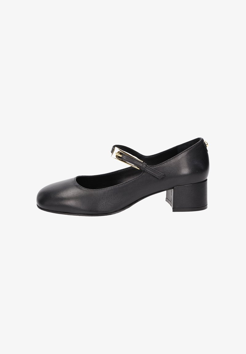 Chaussure Mary Jane en cuir noir avec un petit talon bloc et une bride à boucle dorée sur fond blanc.