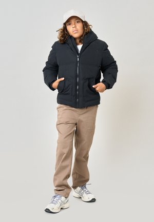 DEELUXE, DEELUXE ORIGINAL GESCHWOLLENE JACKE CHICAGO - Winterjas - schwarz