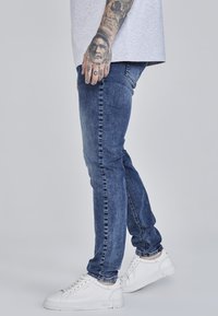 Thumbnail Image 4