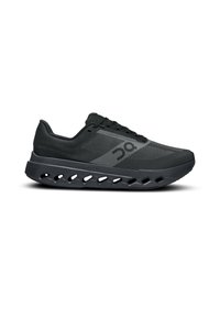 Baskets de course noires avec tige en mesh respirant, bout rond et semelle rembourrée présentant des découpes pour une flexibilité et une ventilation améliorées.