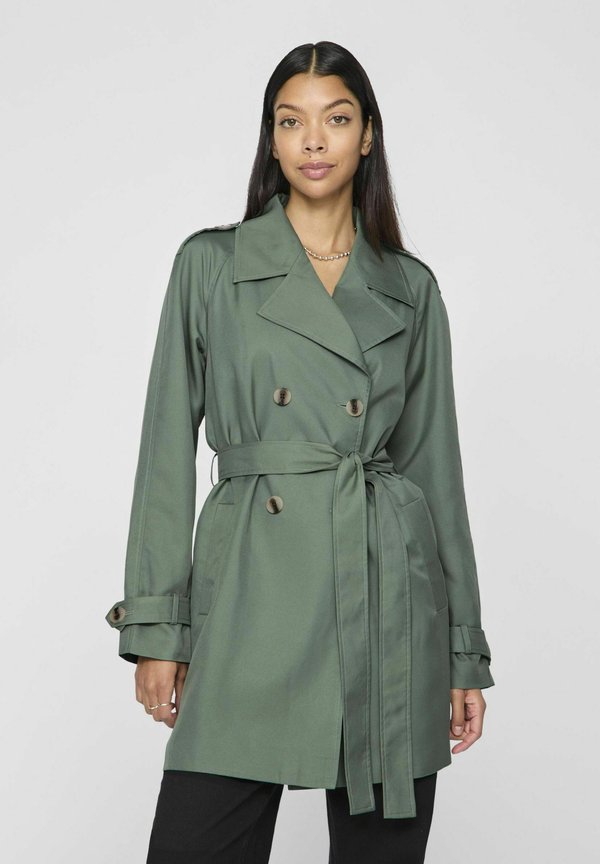 Trenchcoat - laurel wreath